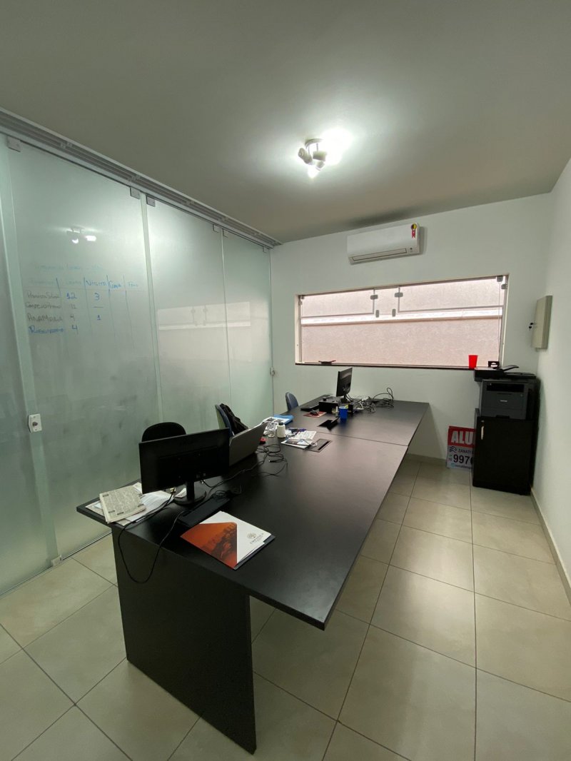 Casa Comercial - Venda - Jardim Irajá - Ribeirão Preto - SP