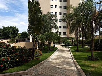 Apartamento na Av. Caramuru