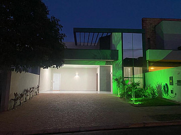 Casa no Condom�nio Val�ncia