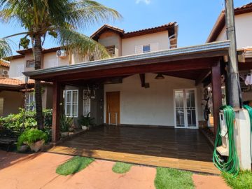 Casa no Condomnio Campos do Jordo